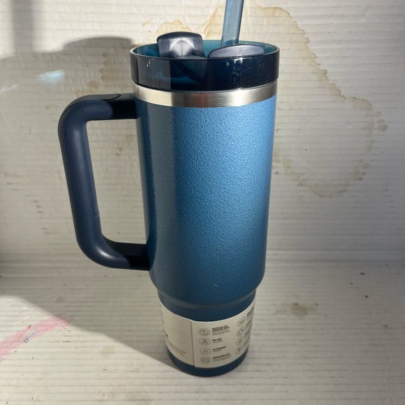 Stanley Quencher H2.0 Tumbler in Metallic Blue - Picture 2 of 2